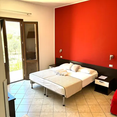 Bed And Breakfast Turi Castelluzzo Exterior photo